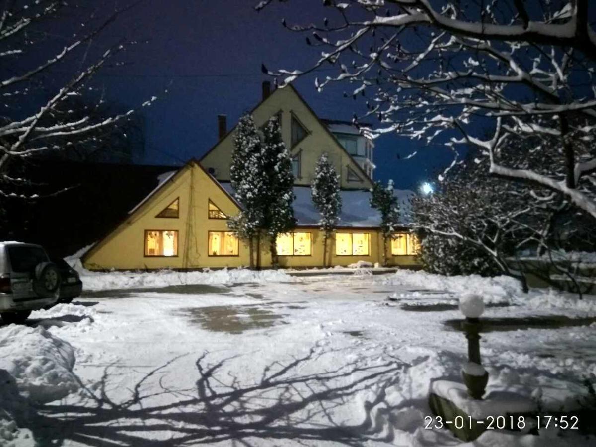Zabava Guest House Ivano-Frankivsk Esterno foto